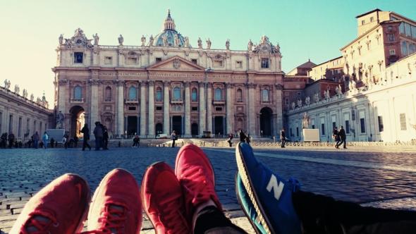 Turnschuhe sind ein absolutes Muss! Pause auf dem Petersplatz